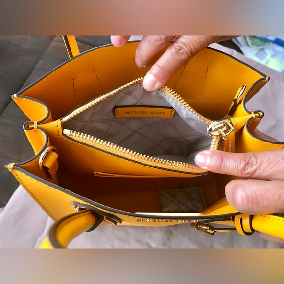 MICHAEL KORS Mercer Kors Studio Messenger bag - Picture 7 of 9